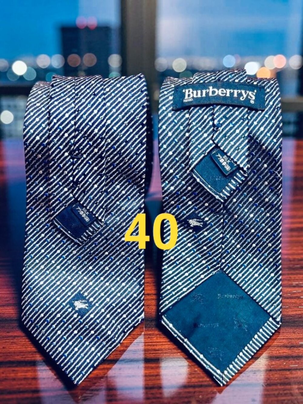 Burberrys necktie 100% Silk Gray Black striped Silver blue dots (40)